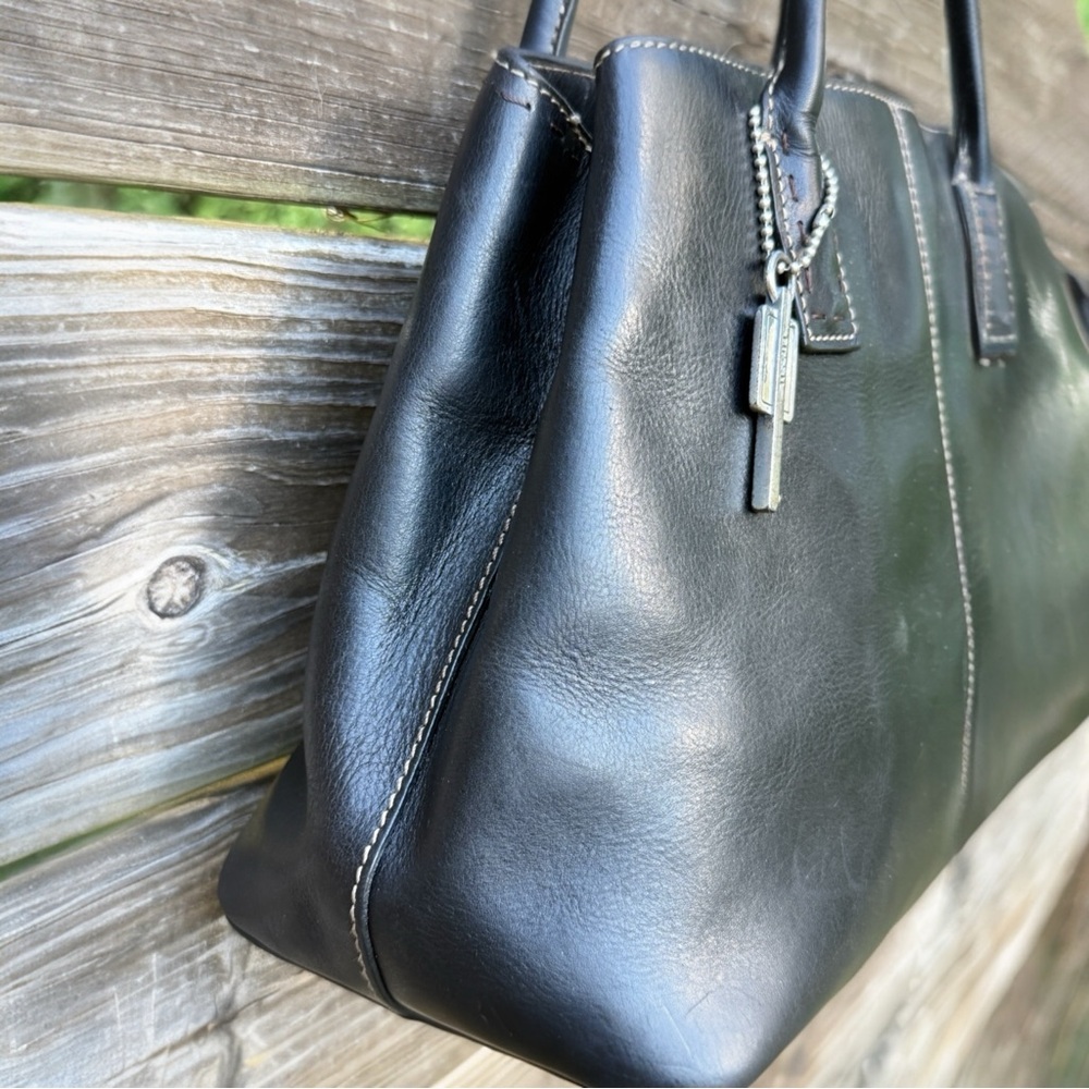 Fossil Black Leather Shoulder Bag with Key Charm - Picture 4 of 11